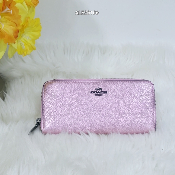 Coach Violet Slim Large Wallet - Picture 1 of 15